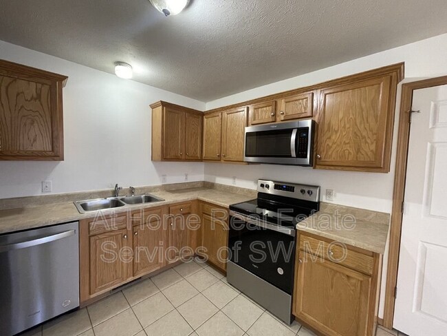 Building Photo - 112 Bailey Cir