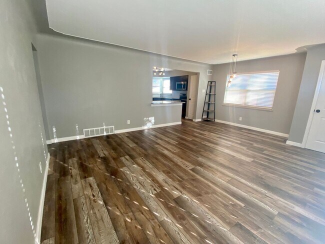 Foto del edificio - 2 Bedroom Single Family Home in Denver