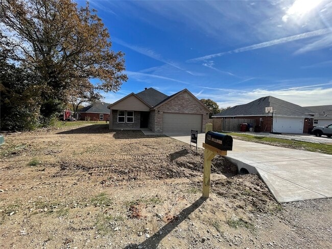 Building Photo - 721 Hillburn Dr