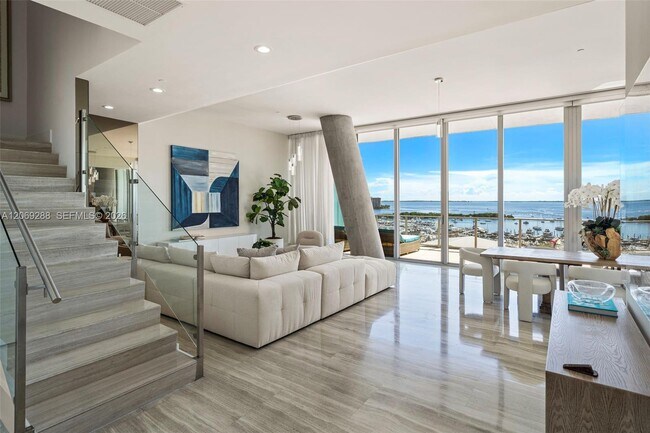 Building Photo - 2675 S Bayshore Dr