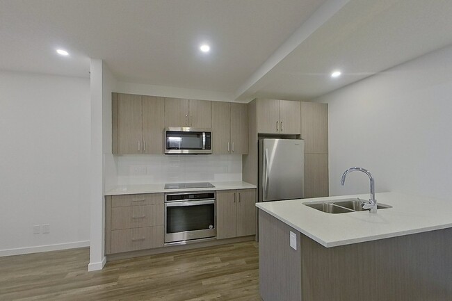 Building Photo - 11503-276 76 Ave NW