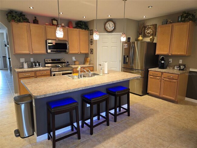 Foto del edificio - 7436 Mikasa Dr