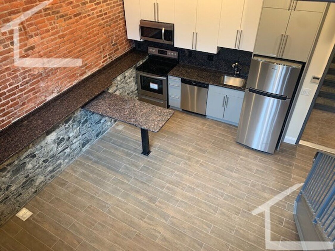 Modern Loft-Style 1 Bed with Stunning Fini... - Modern Studio on Commonwealth Ave – In-Uni...