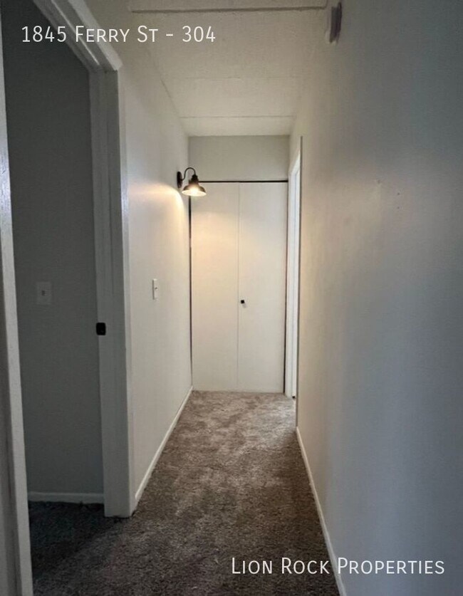 Building Photo - Charming 1-Bedroom Flat in Anoka - Live in...