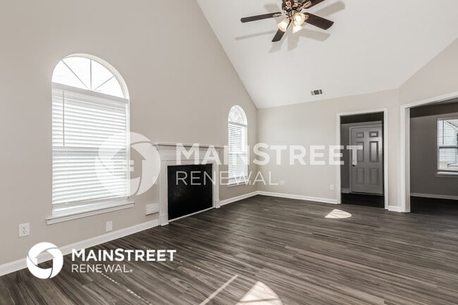 Building Photo - 7925 Woodlake Dr