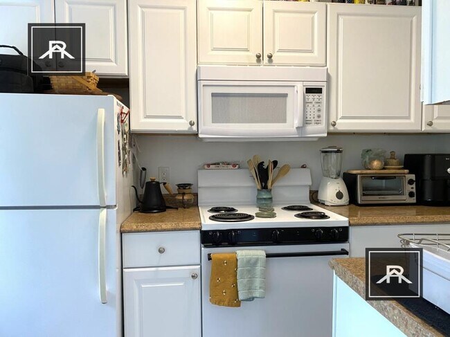 Building Photo - 1 bedroom in Newton MA 02460