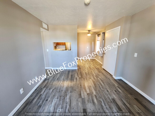 Building Photo - 1810 E Blacklidge Dr