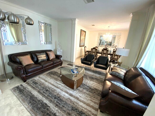 Building Photo - 3806 Shady Harbor Dr
