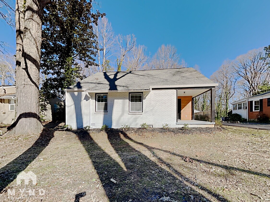 Foto principal - 2407 Ben Hill Rd