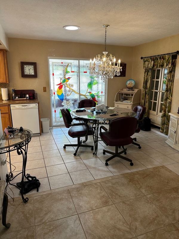 Foto del edificio - 2425 Doud St
