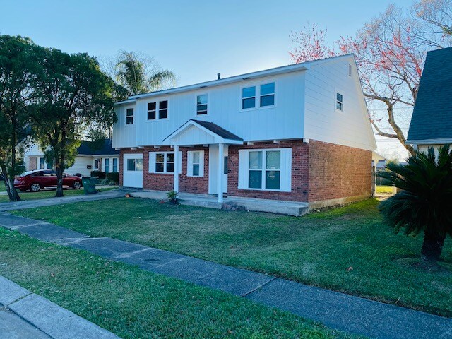 Foto principal - 214 Brett Dr