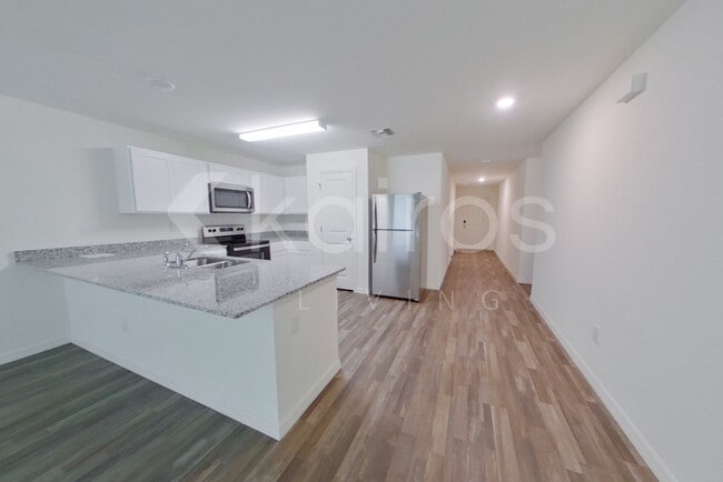 Building Photo - 1128 Hayes Ave S