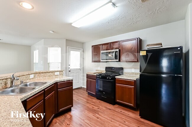 Foto del edificio - 886 Sun Prairie Dr