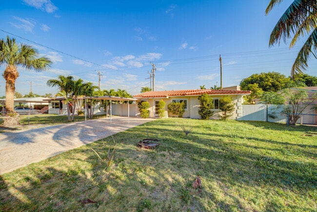 Photo - 917 NE 164th St House