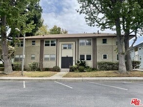 Building Photo - 5870 Bowcroft St
