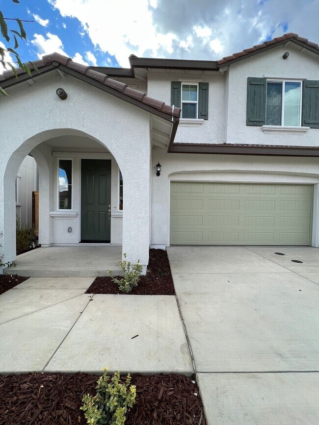 Foto del edificio - Newer 4 Bedroom Solar Home in Rocklin! Eas...