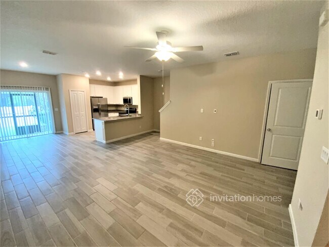 Foto del edificio - 1330 Grassland Ave