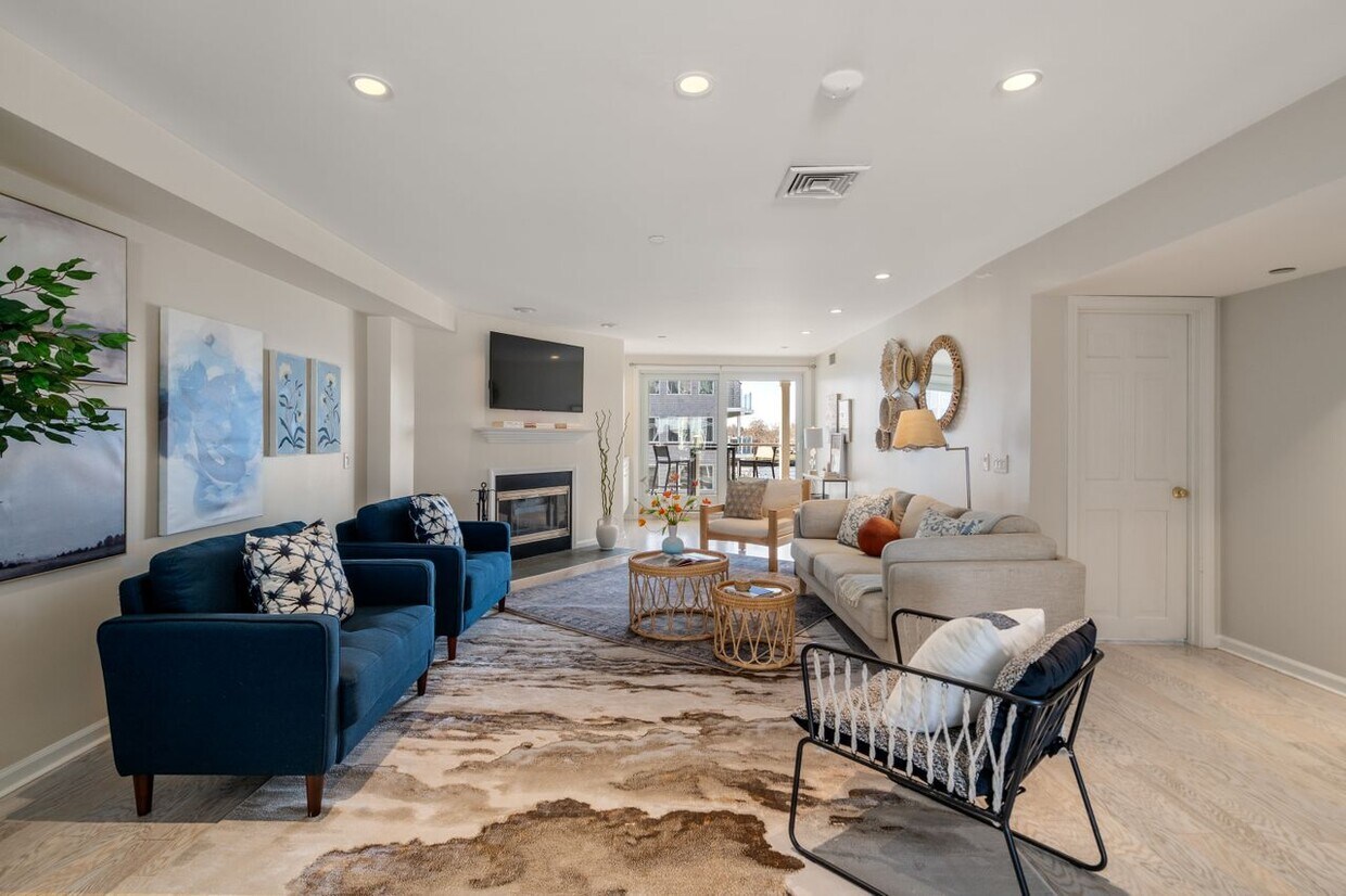 31 Coddington Wharf Unit 21, Newport, RI 02840 Condo for Rent in