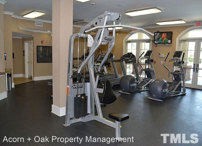 Building Photo - 3 br, 2.5 bath House - 2002 Remington Oaks...