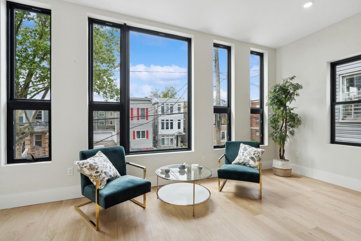 Foto principal - 220 Freeman Ave