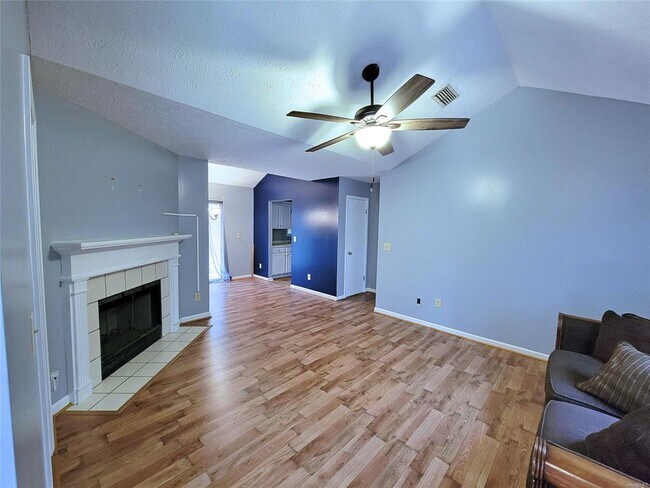 Foto del edificio - 3248 Meadow Walk Ln