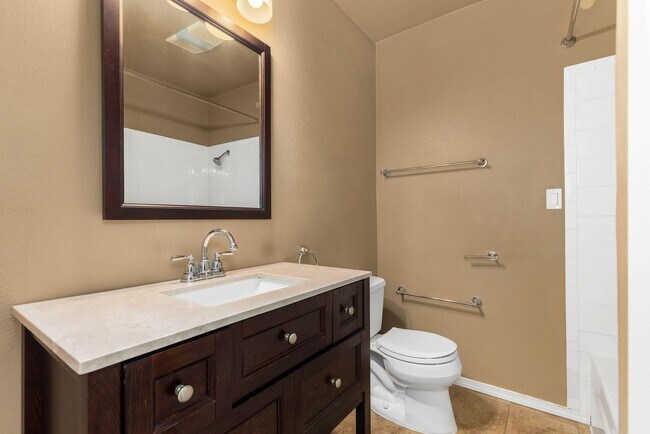 Foto del edificio - Downtown Bellevue Renovated 1 Bedroom Condo - Walk up entry