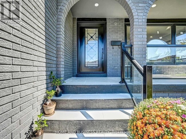 Building Photo - 470 Louis Dr