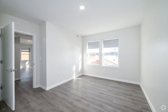 1 habitación, 1 baño, 516 pies cuadrados - Dormitorio - Howard Manor