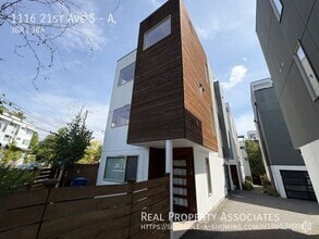 Building Photo - 1116 21st Ave S