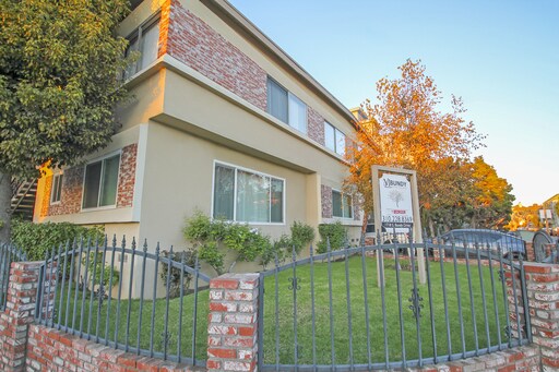 Foto del edificio - 1718 S Bundy Dr