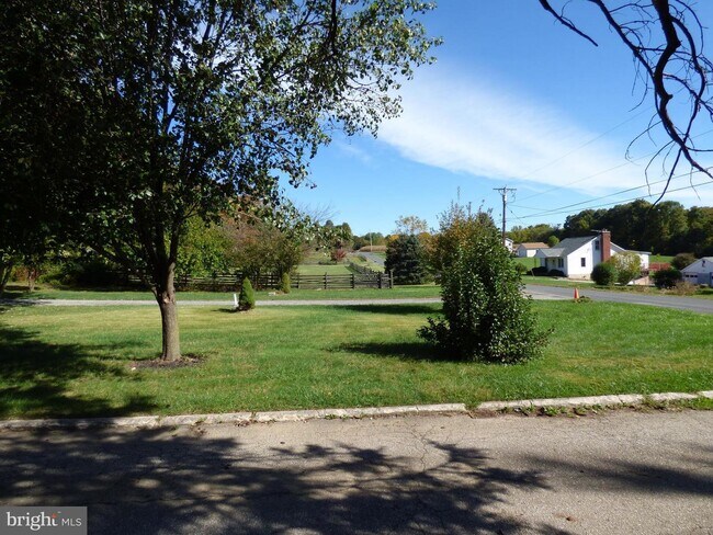Foto del edificio - 5526 Jim Pickett Rd