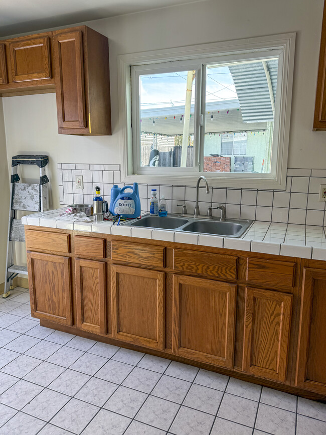 Kitchen - 4034 W 159th St