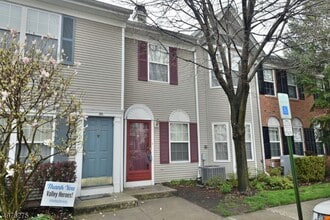 Building Photo - 2196 Kent Ct