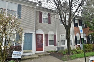 Building Photo - 2196 Kent Ct