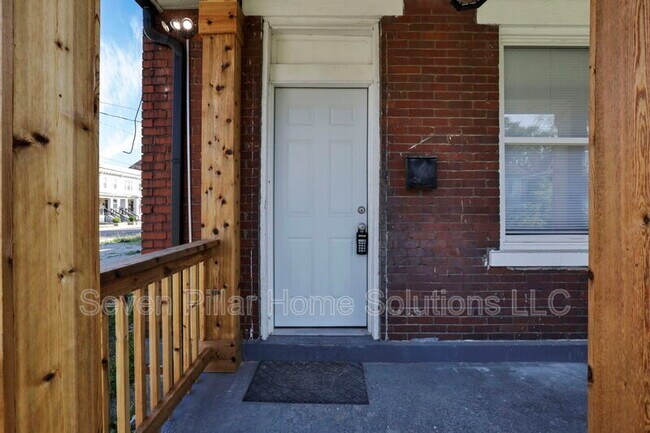 Building Photo - 1544 Granville St