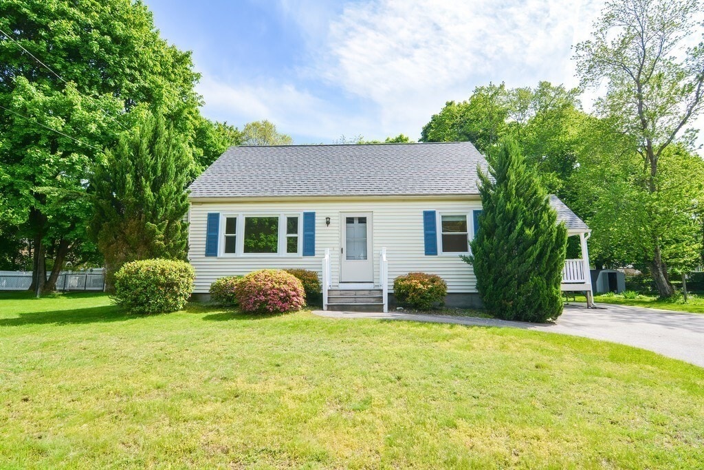 Primary Photo - 33 Robin Rd