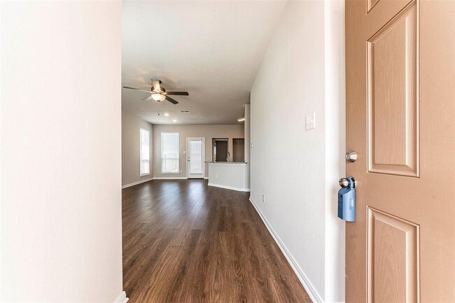 Building Photo - 8220 Tourmaline Wy