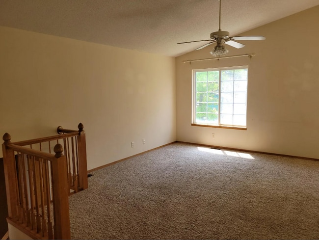 Building Photo - Secluded 3 Bedroom 2 Bathroom!