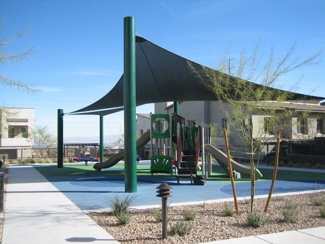 Building Photo - West Summerlin Townhouse - 1833-SqFt. - 3-...