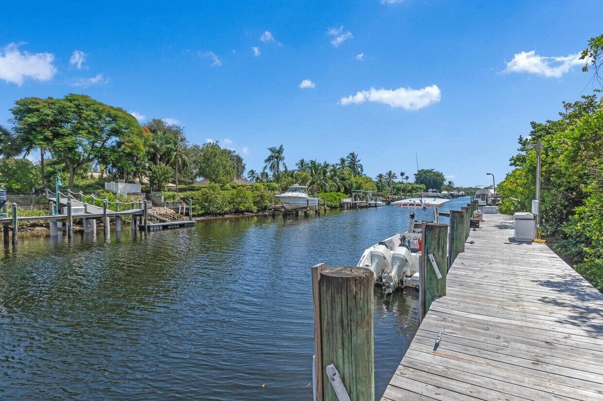 805 Hummingbird Way Unit 2d, North Palm Beach, FL 33408 Condo for