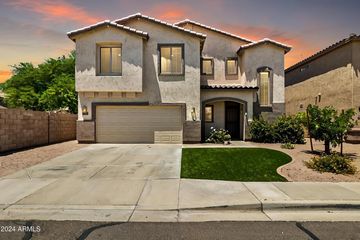 Foto principal - 2640 E Indian Wells Pl