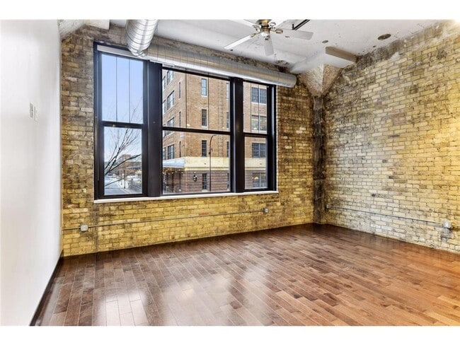 Building Photo - 618 N Washington Ave