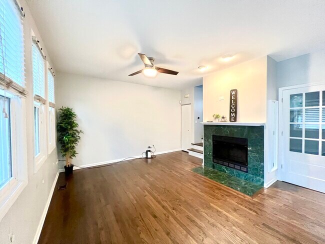 Building Photo - 2825 N Wolcott Ave