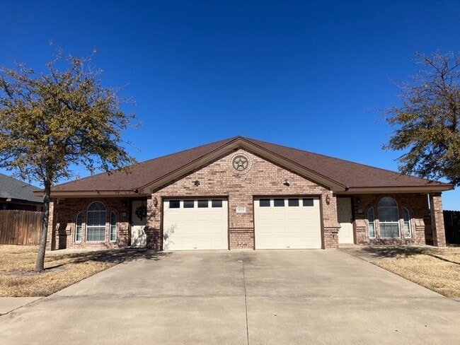 Building Photo - 4701 Autumn Valley Dr