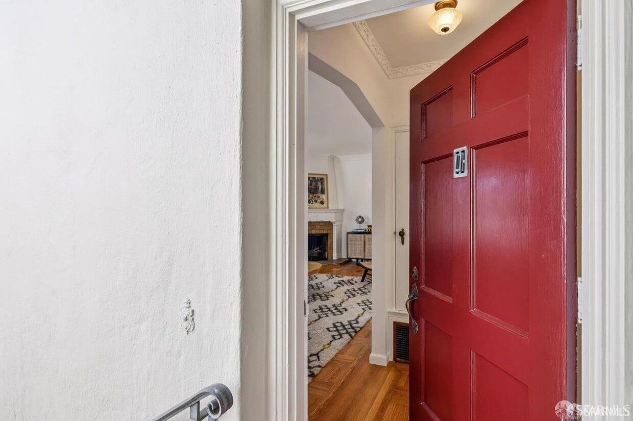 Primary Photo - 845 44th Ave