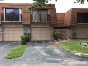 Building Photo - 11034 SW 15th Manor