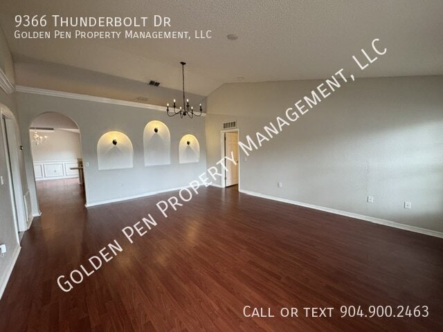 Foto del edificio - 9366 Thunderbolt Dr
