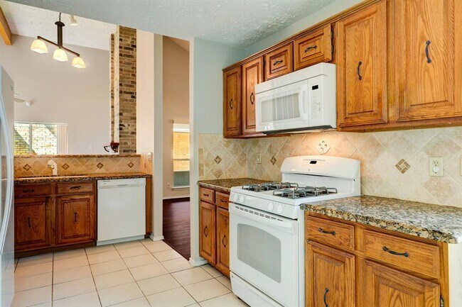 Building Photo - 12415 Meadow Ridge Dr