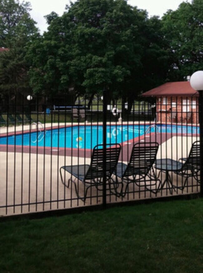 Building Photo - 14004 Waterbury Drive