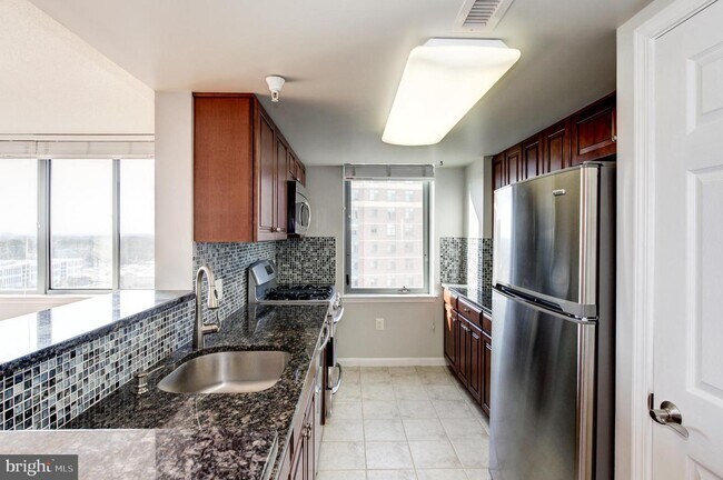 Foto del edificio - 11710 Old Georgetown Rd